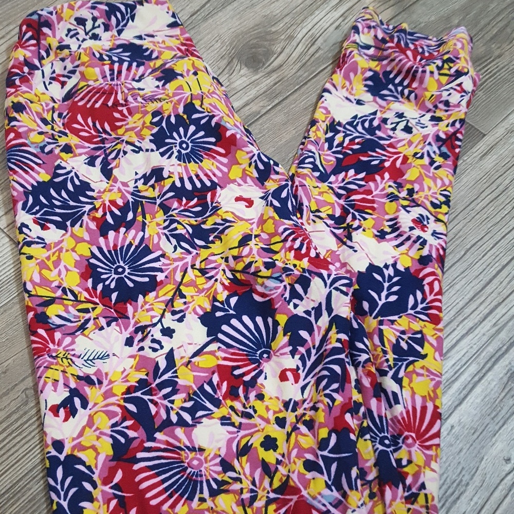 NWOT Lularoe Leggings One Size